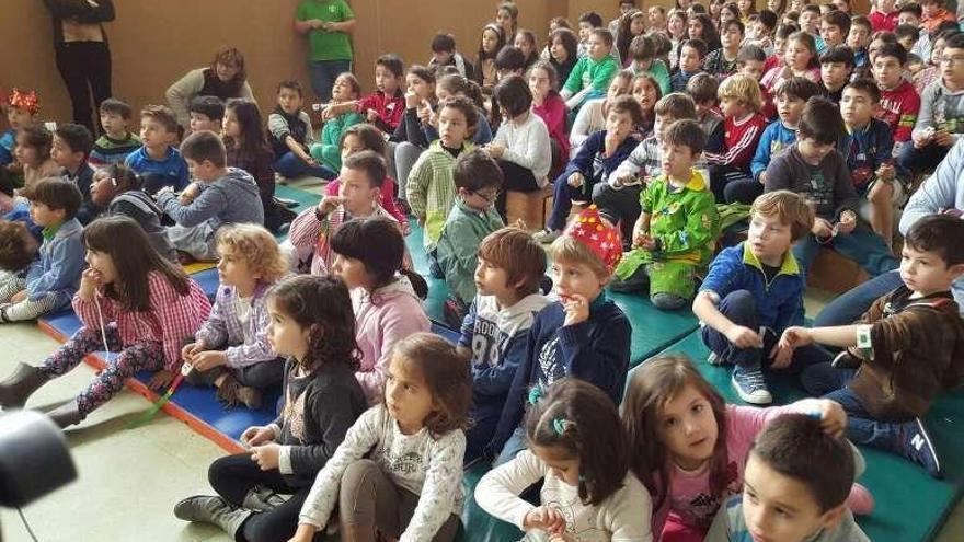 Una charla en el CEIP Abelendo. // G. Núñez