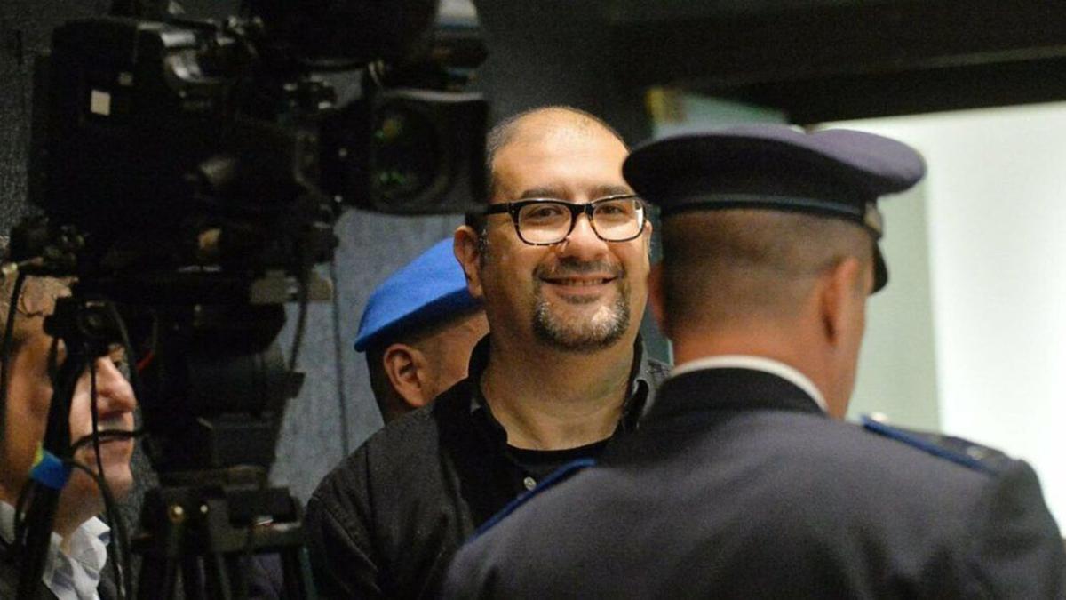 Fuentes espuma València ¿Quién es Alfredo Cospito y por qué han