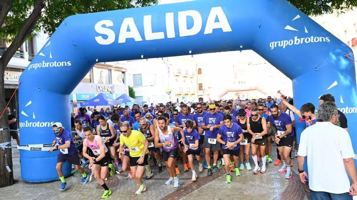 Elche llena sus calles con la carrera solidaria contra el cáncer de páncreas