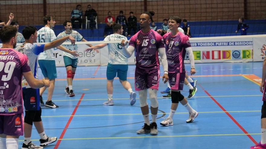 Dos Santos seguirá en el Servigroup Playas de Benidorm en su debut en la Superliga