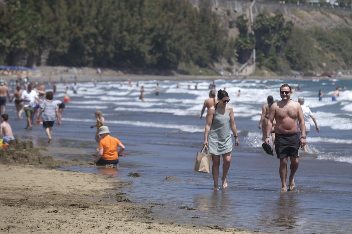 Las playas del sur recobran vida en Semana Santa