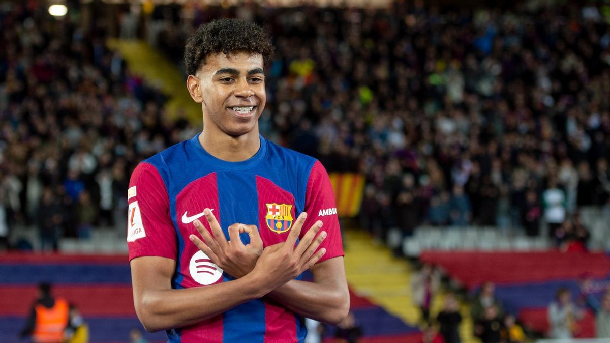 Lamine Yamal celebra su gol, el 1-0 del Barça al Mallorca, en Montjuïc.