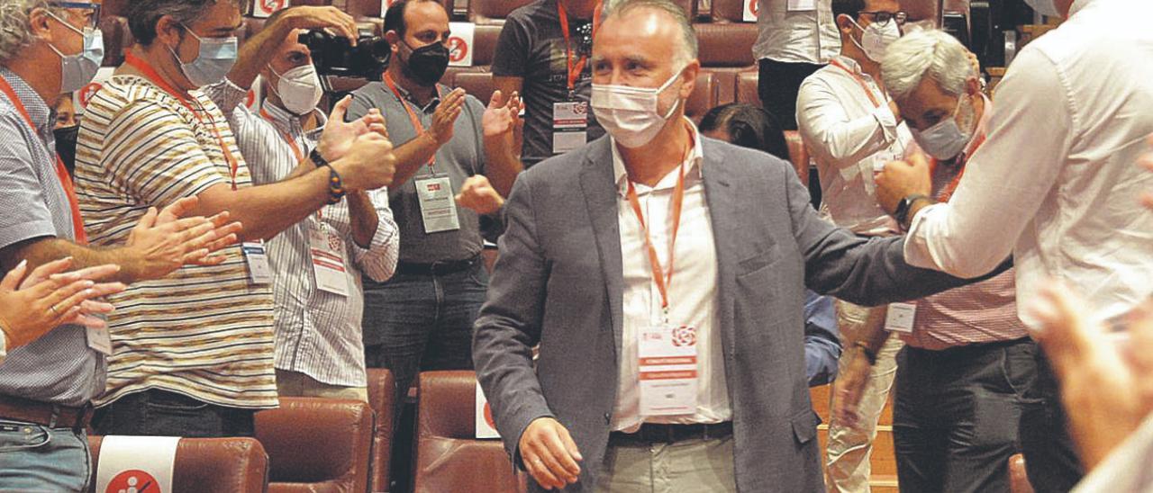 Ángel Víctor Torres, secretario general del PSOE y presidente del Gobierno, en el último Comité Regional del partido. | |J. CARLOS GUERRA