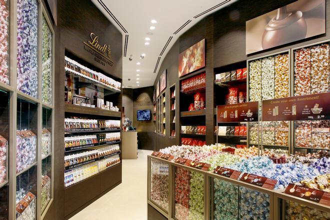 Lindt cruza la calle y se traslada a un nuevo local de la Rambla de Catalunya
