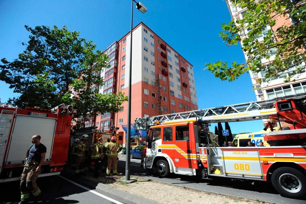 Todos los bomberos y la Policía Local han acudido al lugar de los hechos.