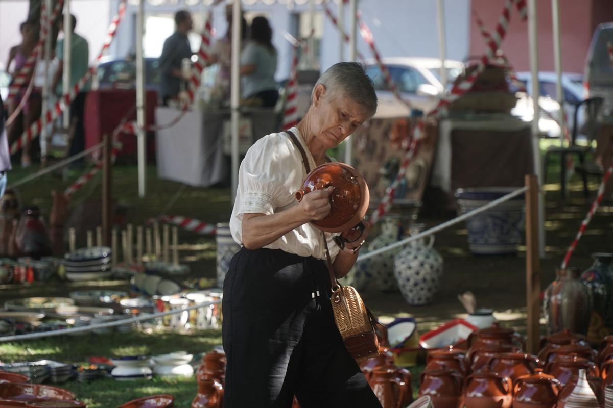 Oleiros celebra una nueva edición de su feria de alfarería