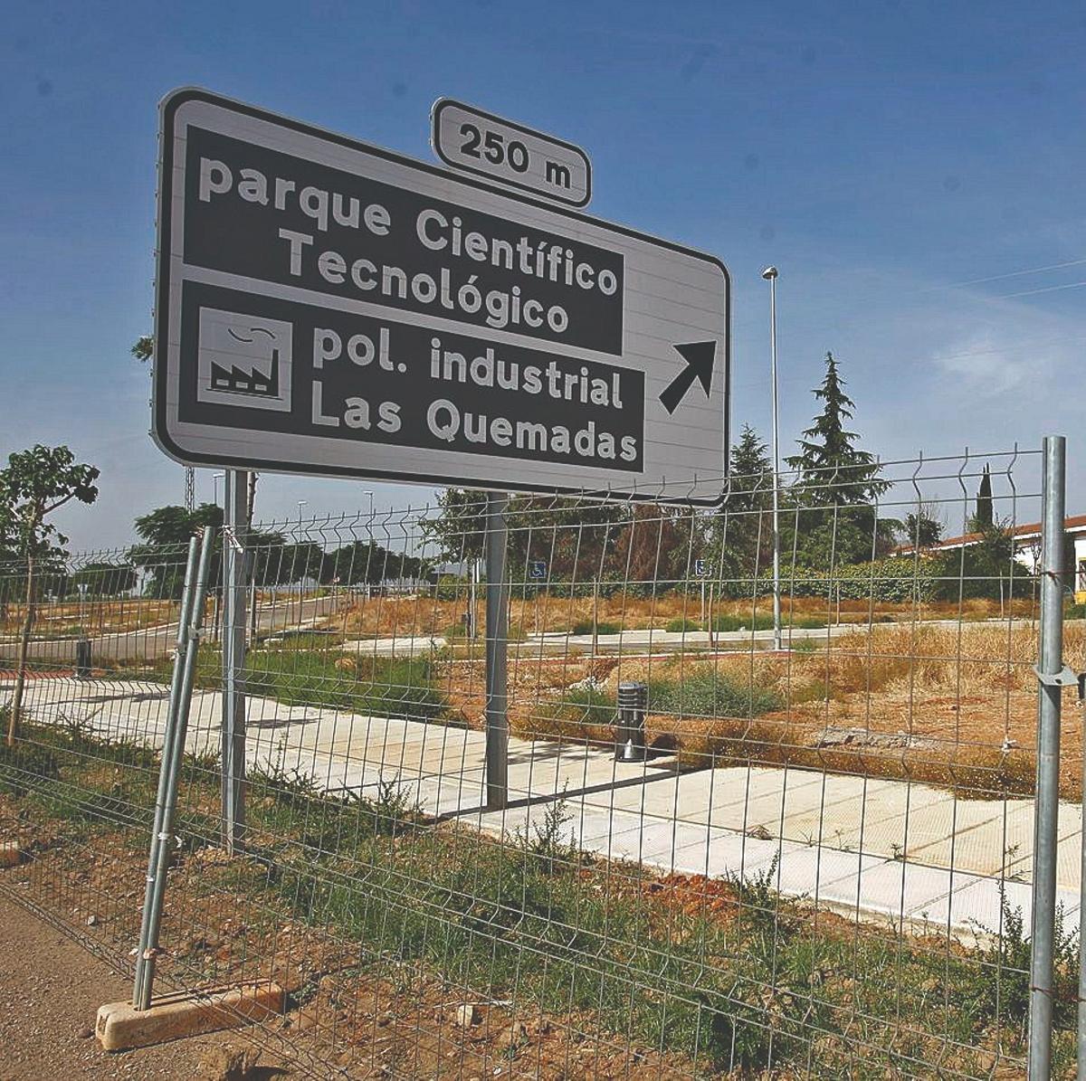 Indicación para el tráfico en las inmediaciones del Parque Tecnológico de Córdoba, estratégicamente ubicado dentro del municipio.