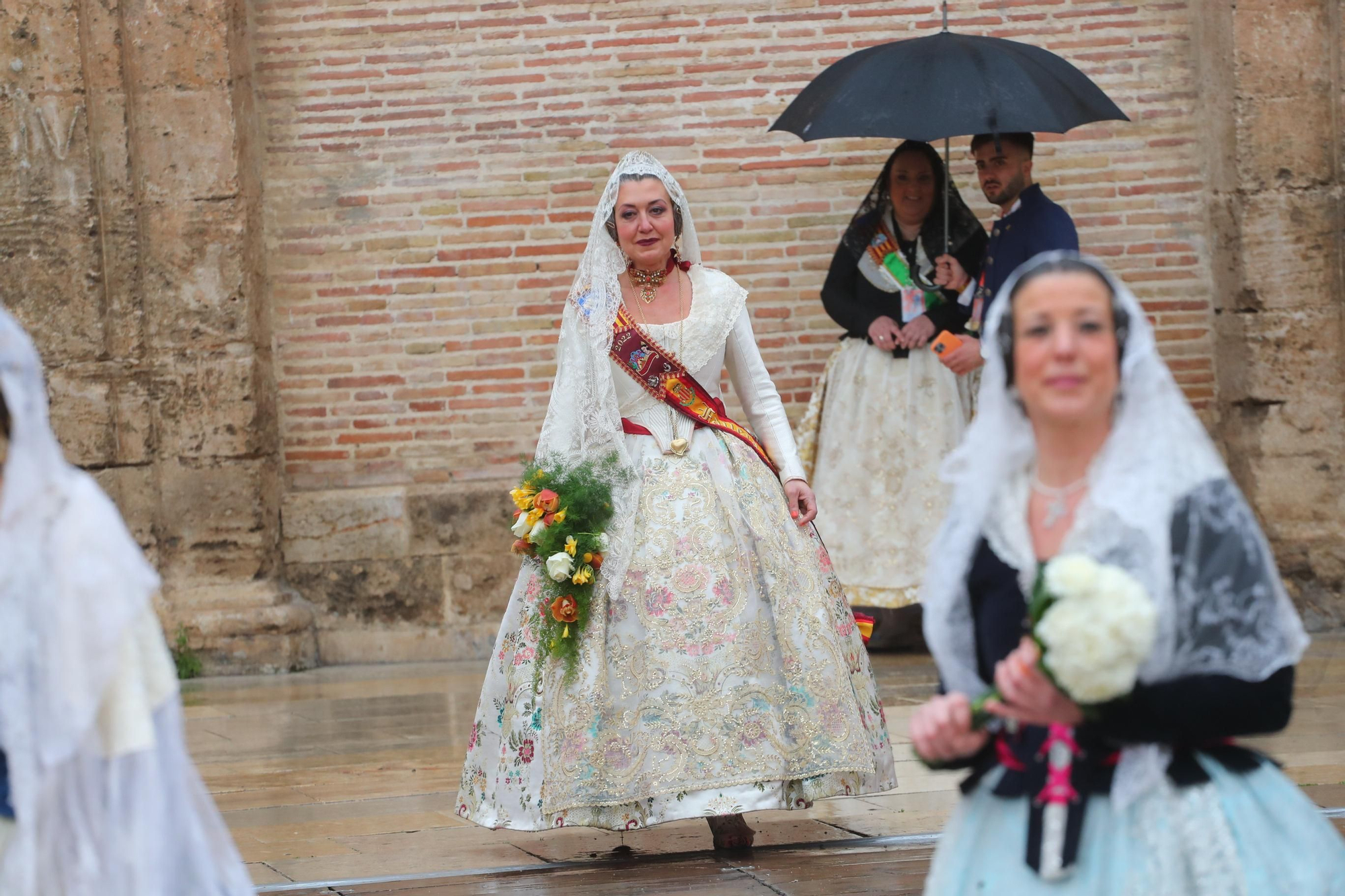 Búscate en el primer día de ofrenda por la calle de la Paz (entre las 15:30 a las 17:00 horas)