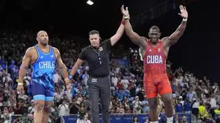 El luchador cubano Mijaín López hace historia con su quinto oro olímpico consecutivo