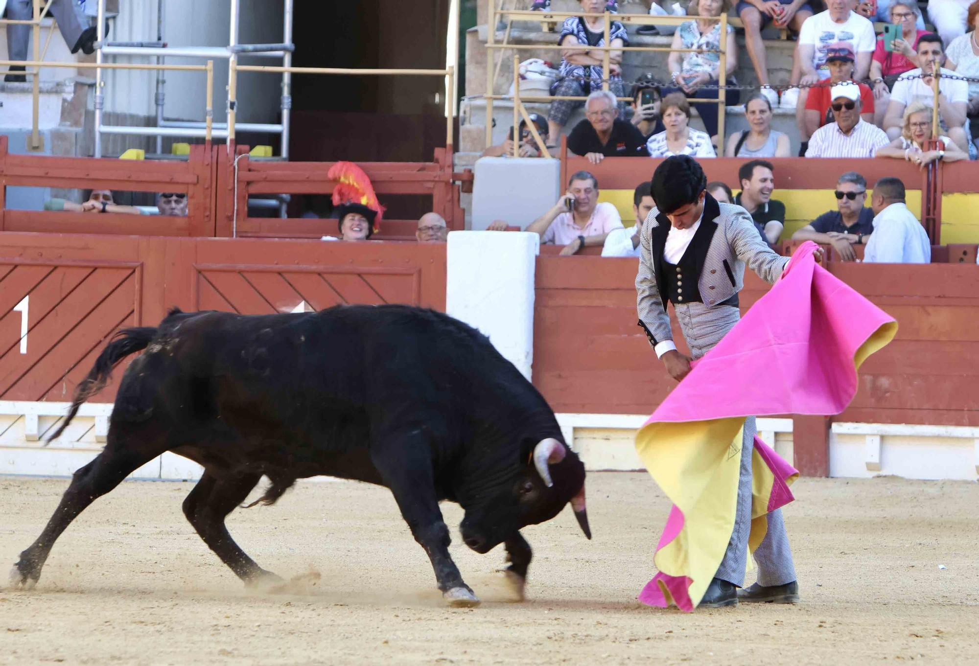 Samuel Castejón triunfa en la primera clase práctica de la Feria de Hogueras 2024