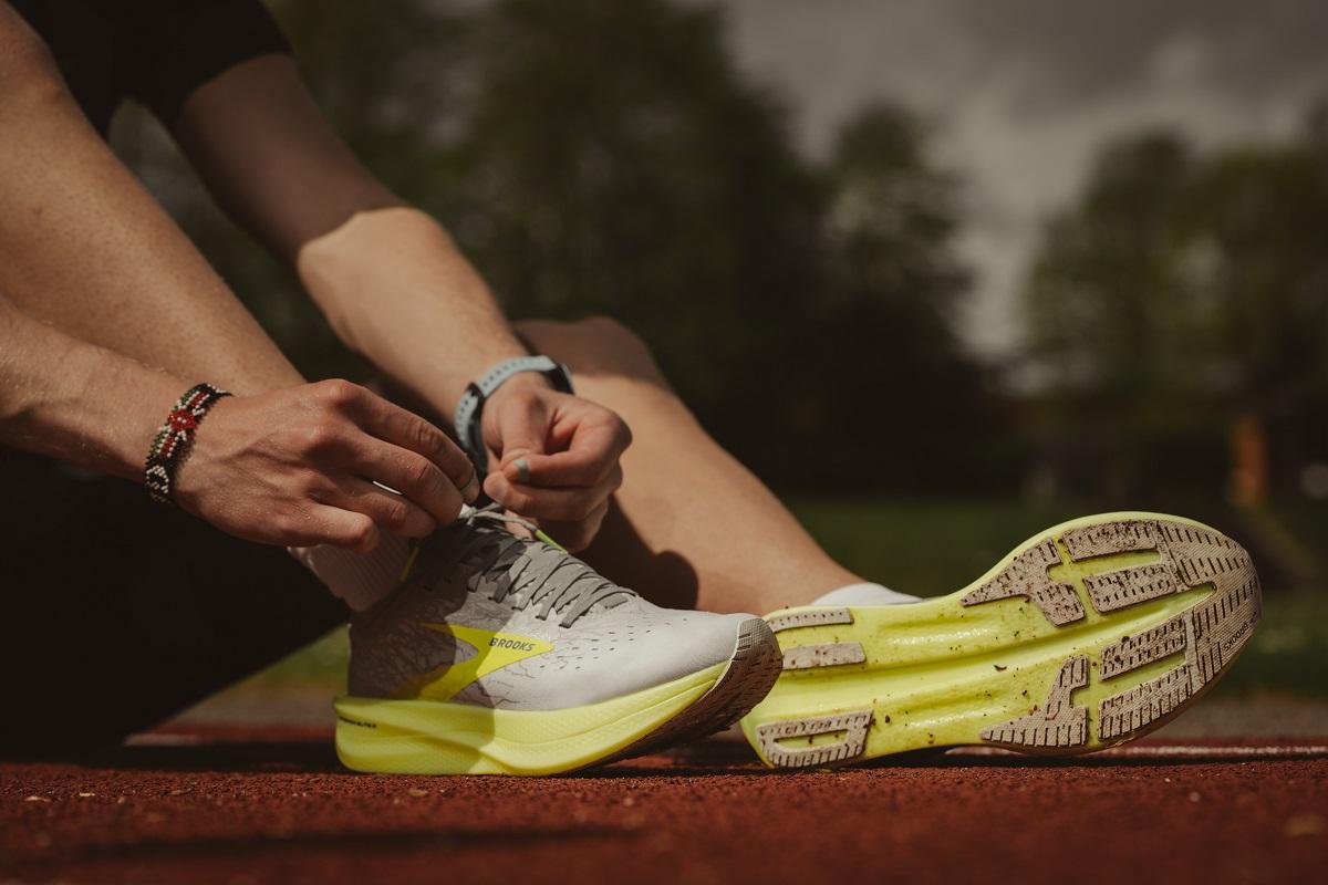 Elegir correctamente la altura del tacón de la zapatillas es esencial para evitar lesiones y sobrecargas al correr.