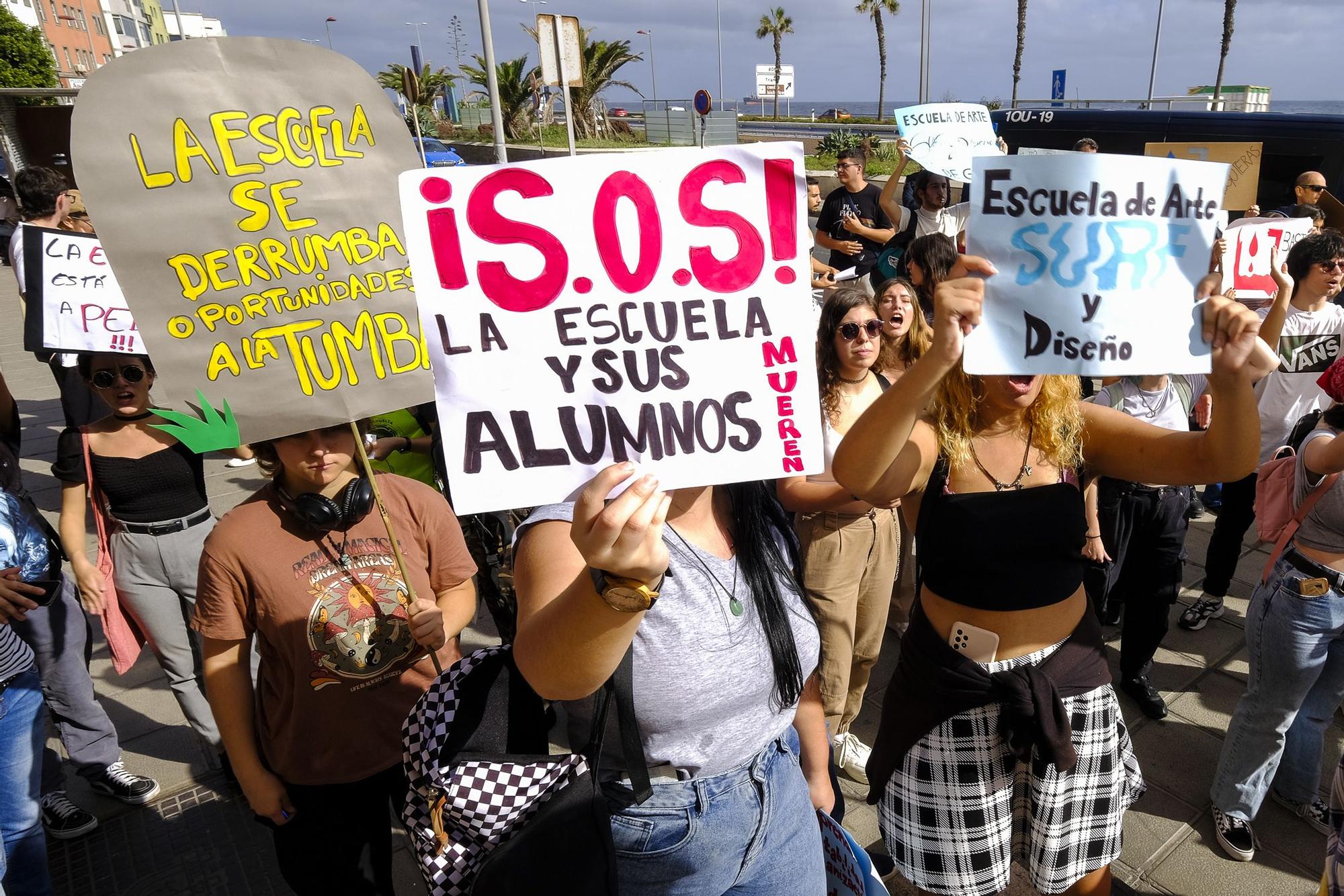 Protesta de los alumnos de la Escuela de Arte y Superior de Diseño Gran Canaria