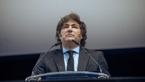 El presidente de Argentina, Javier Milei, interviene durante la última jornada del Madrid Economic Forum, en el Palacio de Vistalegre, a 8 de junio de 2025, en Madrid (España).