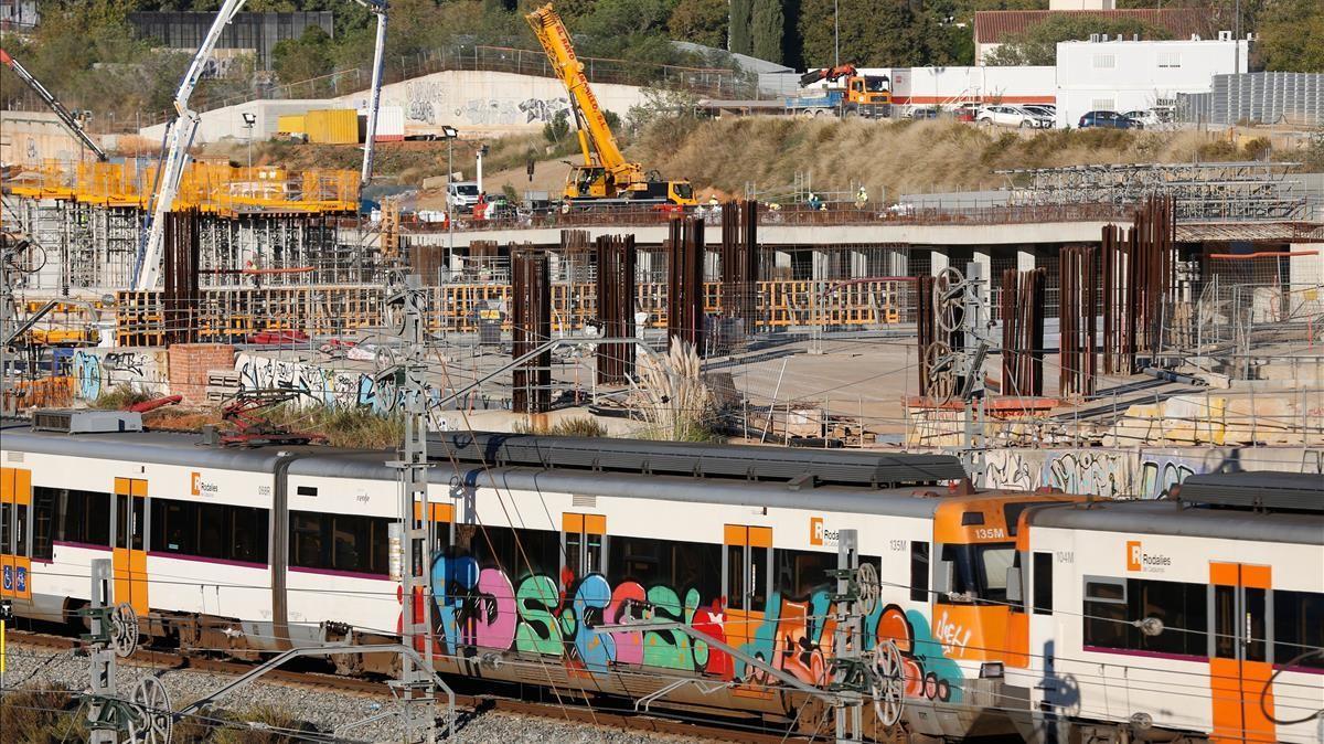 BARCELONA 11 11 2020 Estos dias se ha detenido a 90 grafiteros  En la foto tren con grafitis  Sagrera    FOTO  ALVARO MONGE