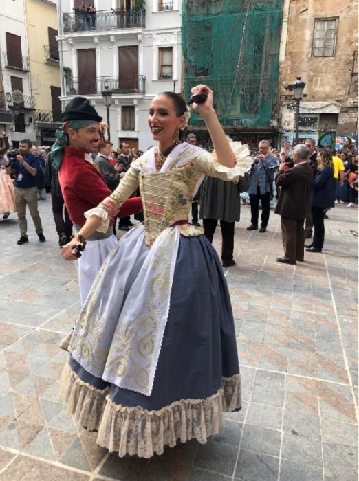 Dansà de falleras mayores en la Plaza Dr Collado