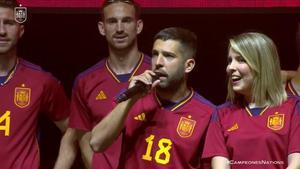 Antes de empezar su discurso como capitán de la selección, Jordi Alba quiso mandar un mensaje muy especial...
