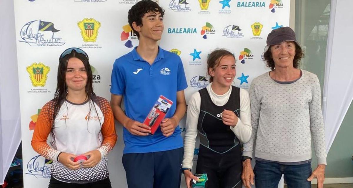 Imagen de algunos de los ganadores de la regata. | CNSE