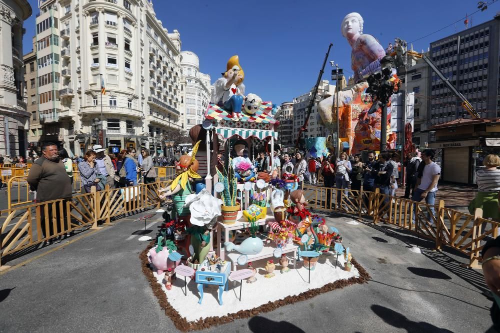 La falla infantil de la plaza del Ayuntamiento, al detalle