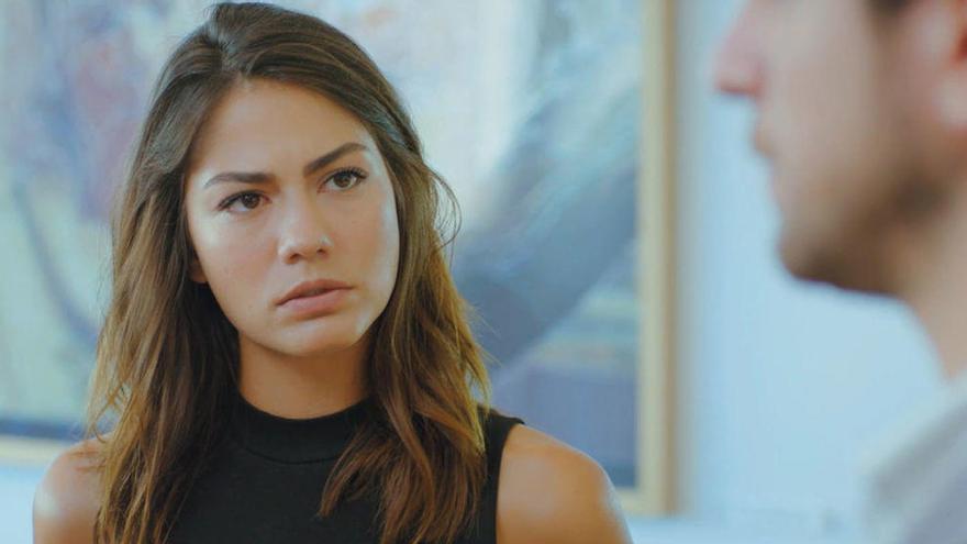 Así es Demet Özdemir, protagonista de Erkenci Kus, pájaro soñador