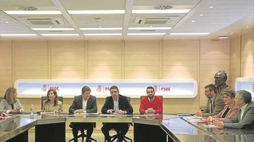 El PSOE y el PSC sellarán hoy la paz cara a las primarias del partido