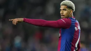 El Barça renueva a Araujo hasta 2031 y ultima la de Pedri