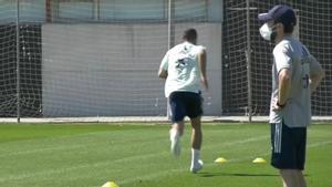 Luis Enrique dirige el entrenamiento de la burbuja paralela con Kepa y Albiol