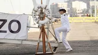 La Princesa de Asturias, de maniobras con fuego real en el Atlántico antes de volver al "Elcano" en Gijón
