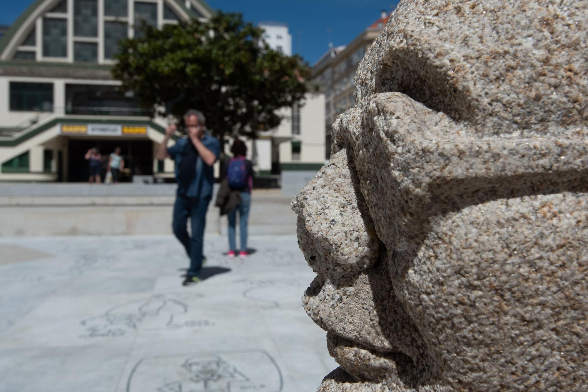 La escultura de Castelao se queda sin nariz