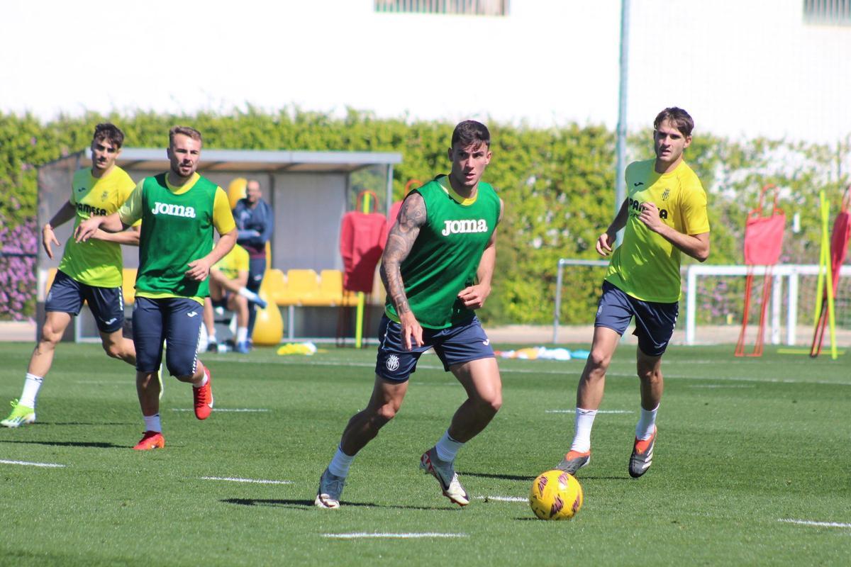 El delantero granadino Diego Collado durante el entrenamiento del miércoles.