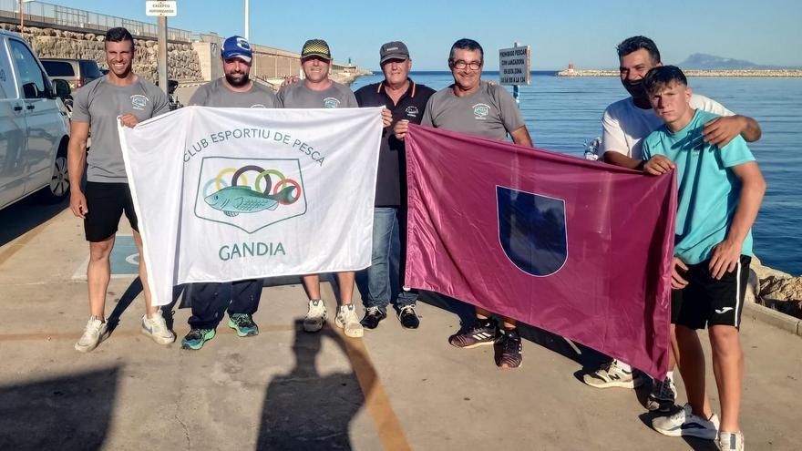 El equipo A del CD Pesca sube al podio autonómico y se clasifica para el Nacional