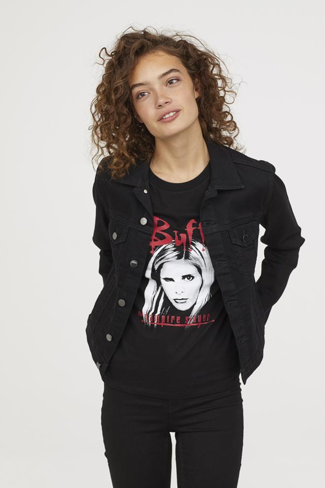 Camiseta de 'Buffy Cazavampiros' de H&amp;M