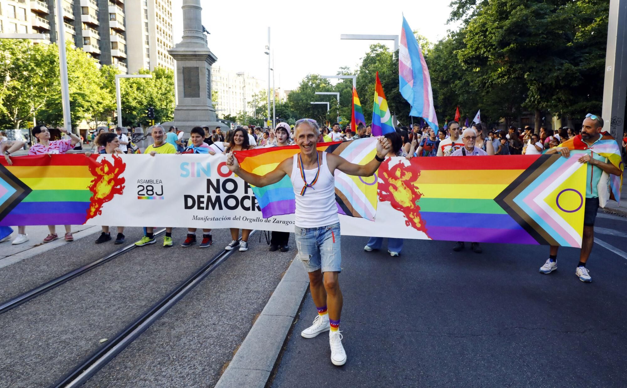 MARCHA DEL ORGULLO GAY LGTBIQ HOMOSEXUALES