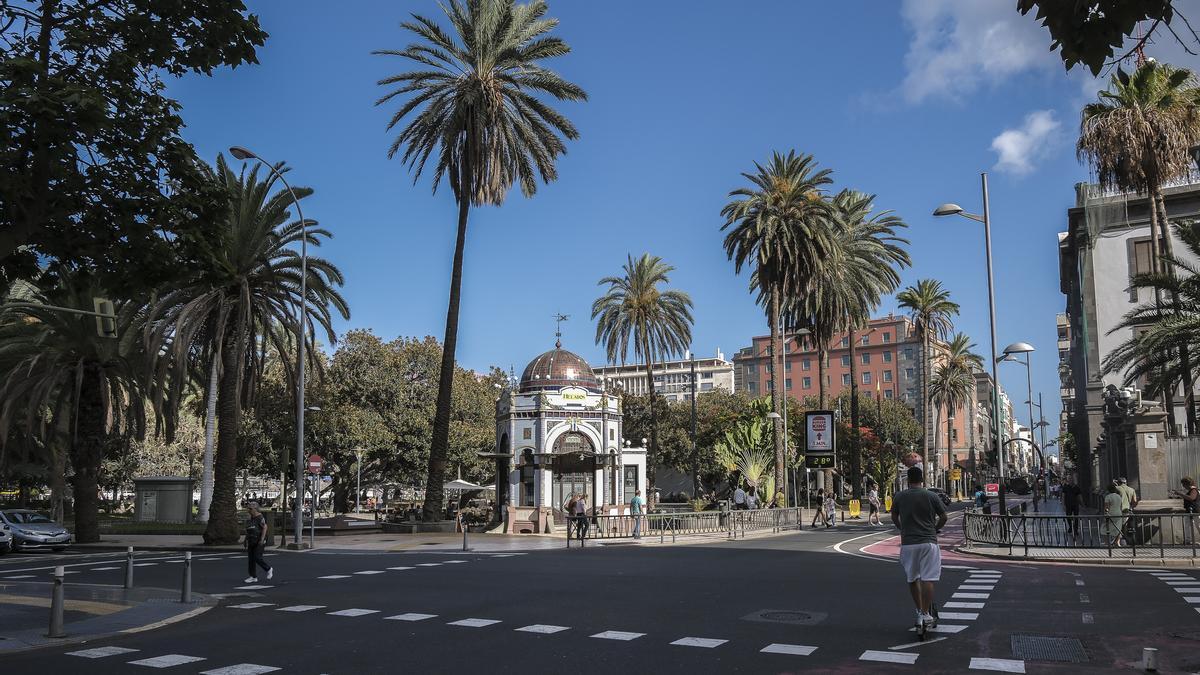 Vista de uno de los laterales del parque de San Telmo, donde ocurrió la agresión y el robo