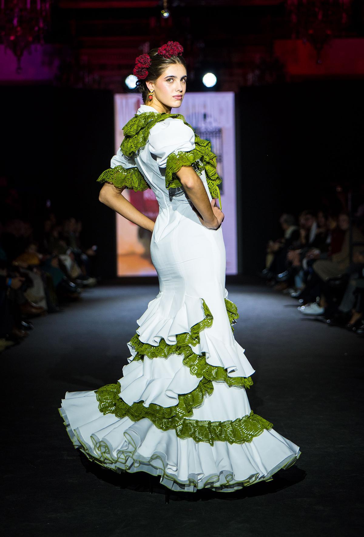 Desfile de Prodetur, la agencia de turismo de la Diputación de Sevilla, en We Love Flamenco.