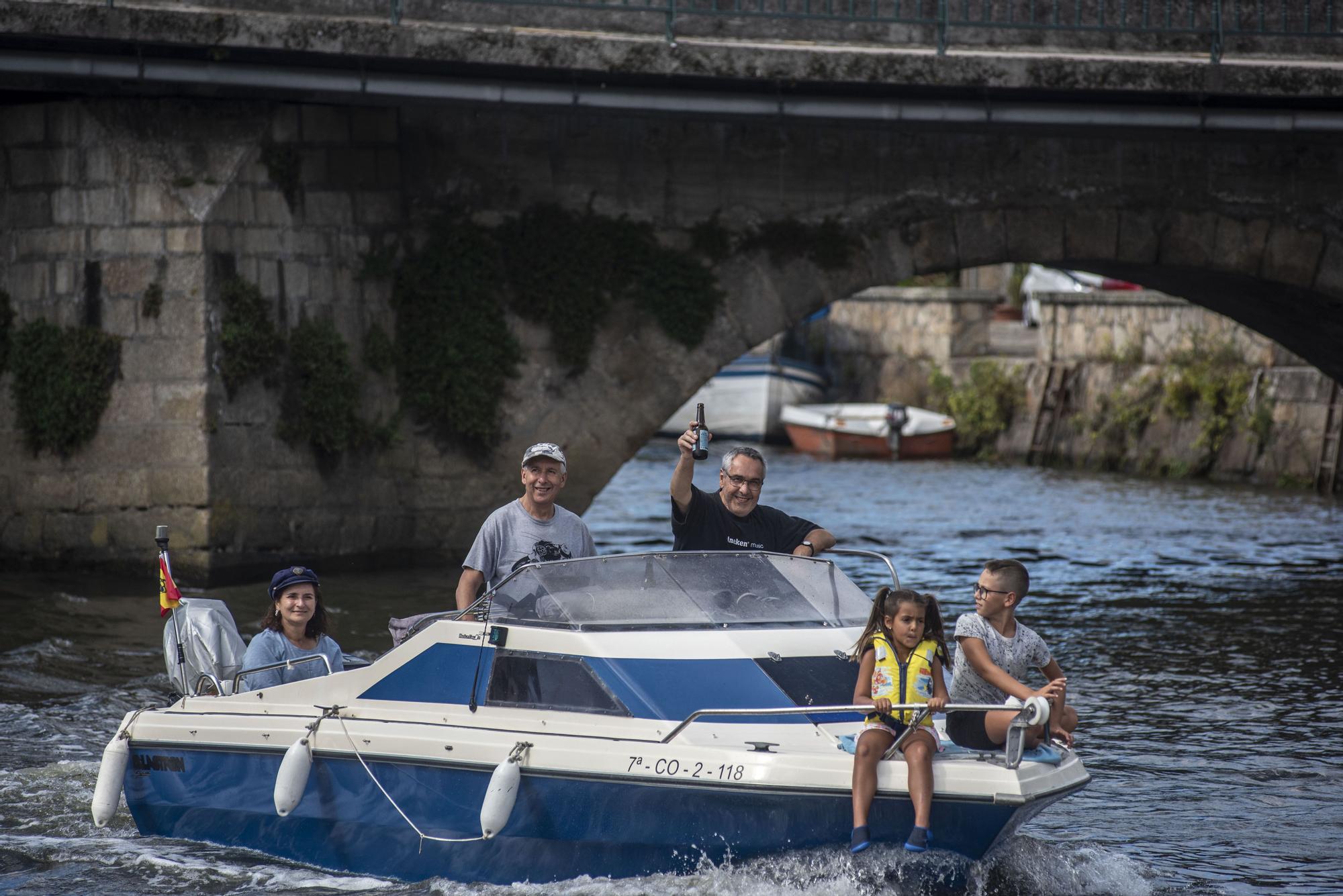 Betanzos cierra sus fiestas con la jira de Os Caneiros en familia