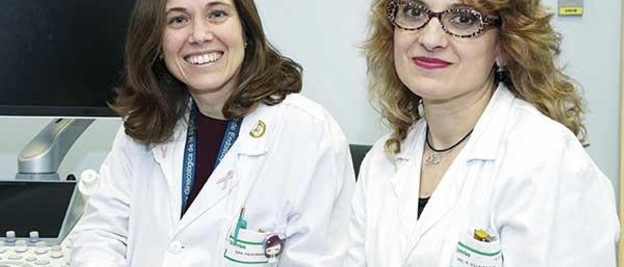 Las ginecólogas Elena Figueiredo (izq.) y Margarita Villamarín.  // FdV