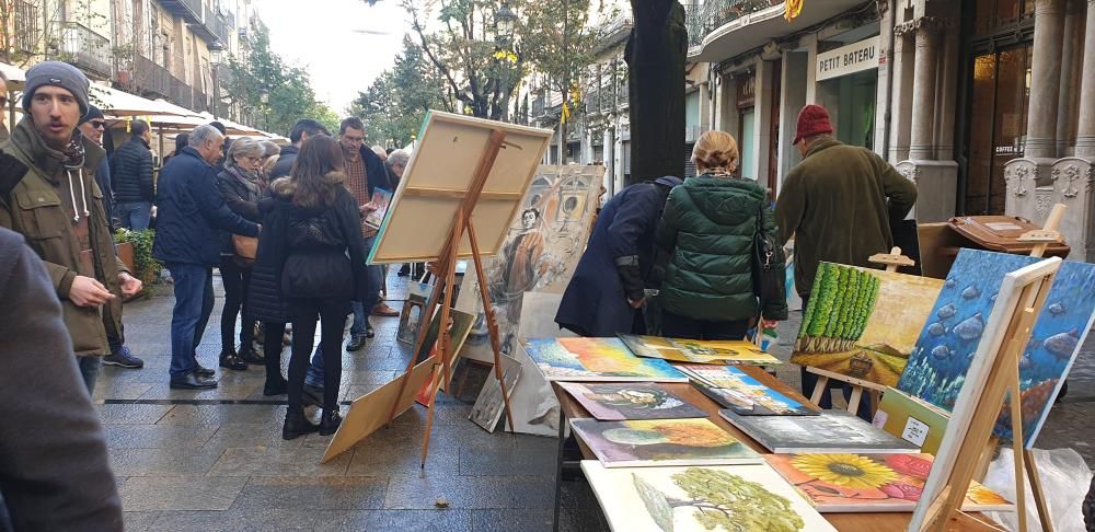 Milers de persones omplen el Barri Vell de Girona per Tots Sants - Fires de Girona 2018