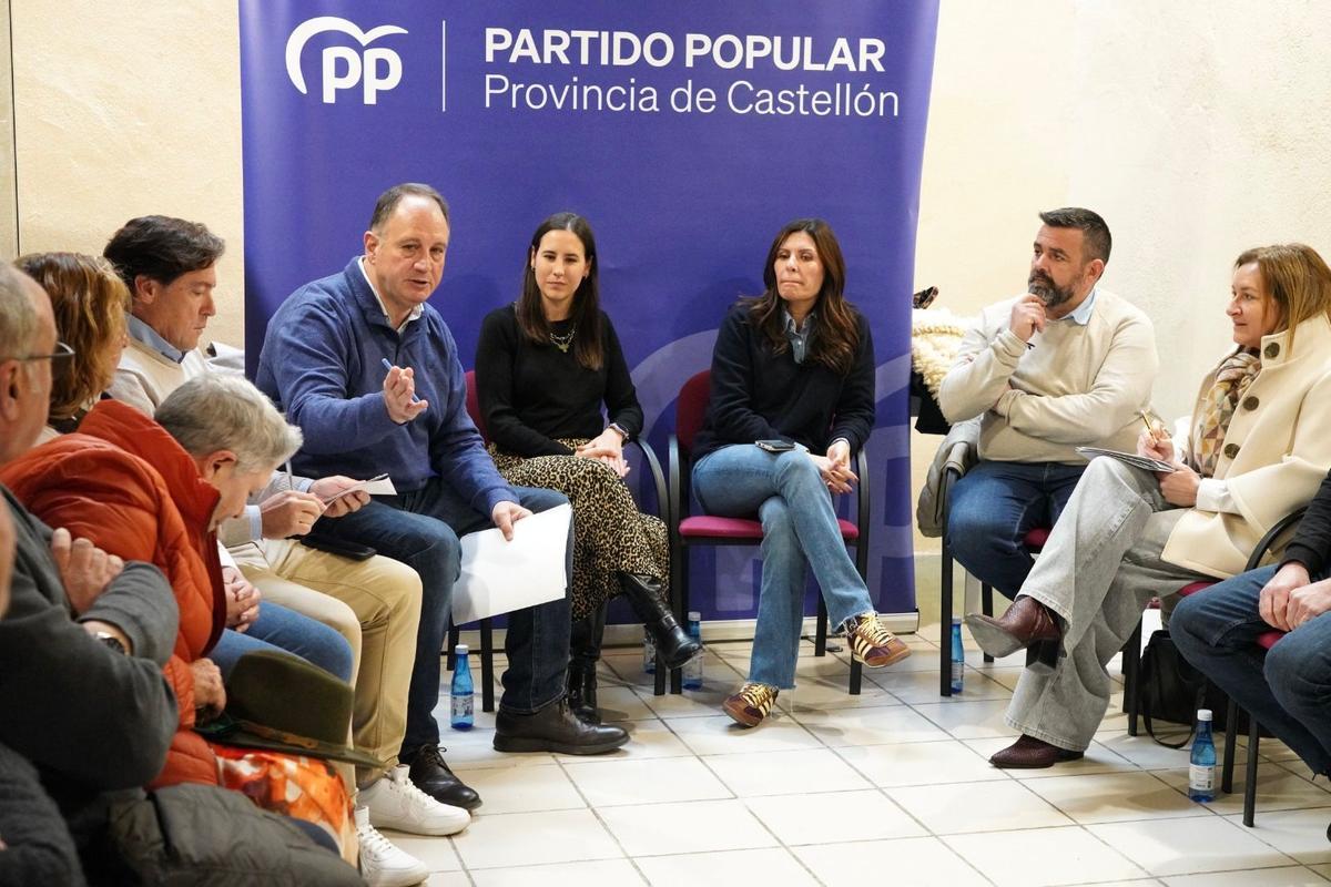 Imagen de la reunión de los populares mantenida en Benassal.