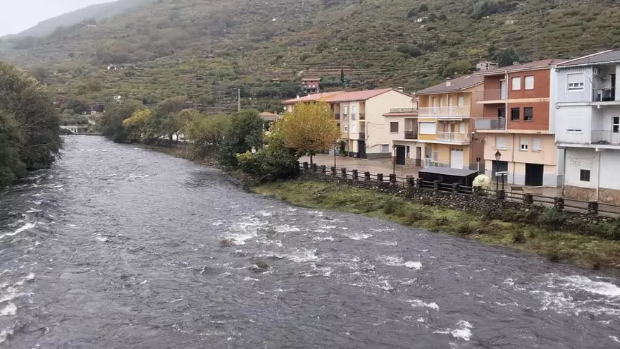 Estado actual del río Jerte en Navaconcejo tras las lluvias de la madrugada