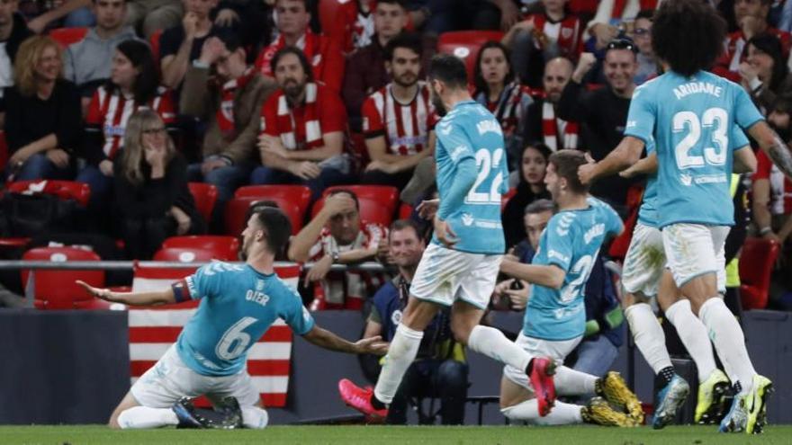 Oier celebra el gol de Osasuna en San Mamés.