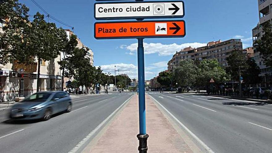 La Gran Vía de Alicante, una de las calles de la capital donde se ha registrado un mayor descenso de tráfico