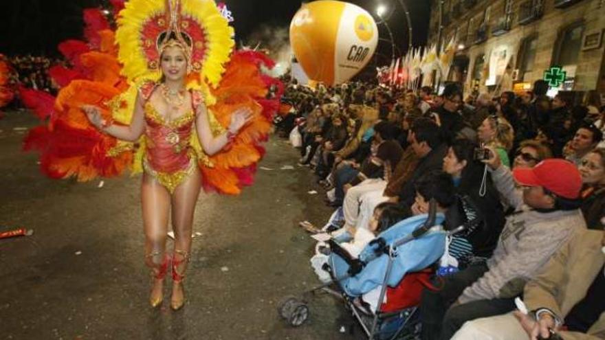 Miles de vecinos de la comarca acuden hoy a  Murcia a disfrutar del Entierro de la Sardina