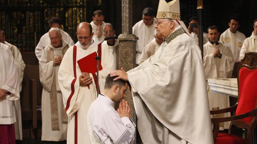 Dagoberto Rojas és ordenat capellà en una cerimònia a la Catedral