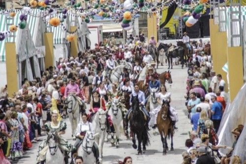 El desfile ecuestre toma el Real de Torrevieja