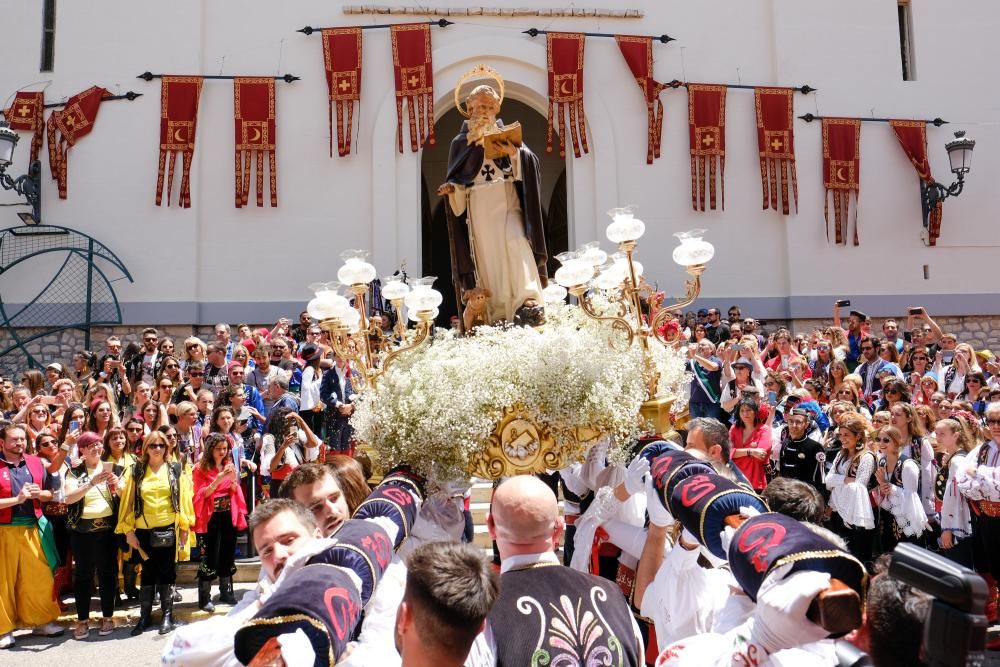 Traslado del santo en los Moros y Cristianos de Elda