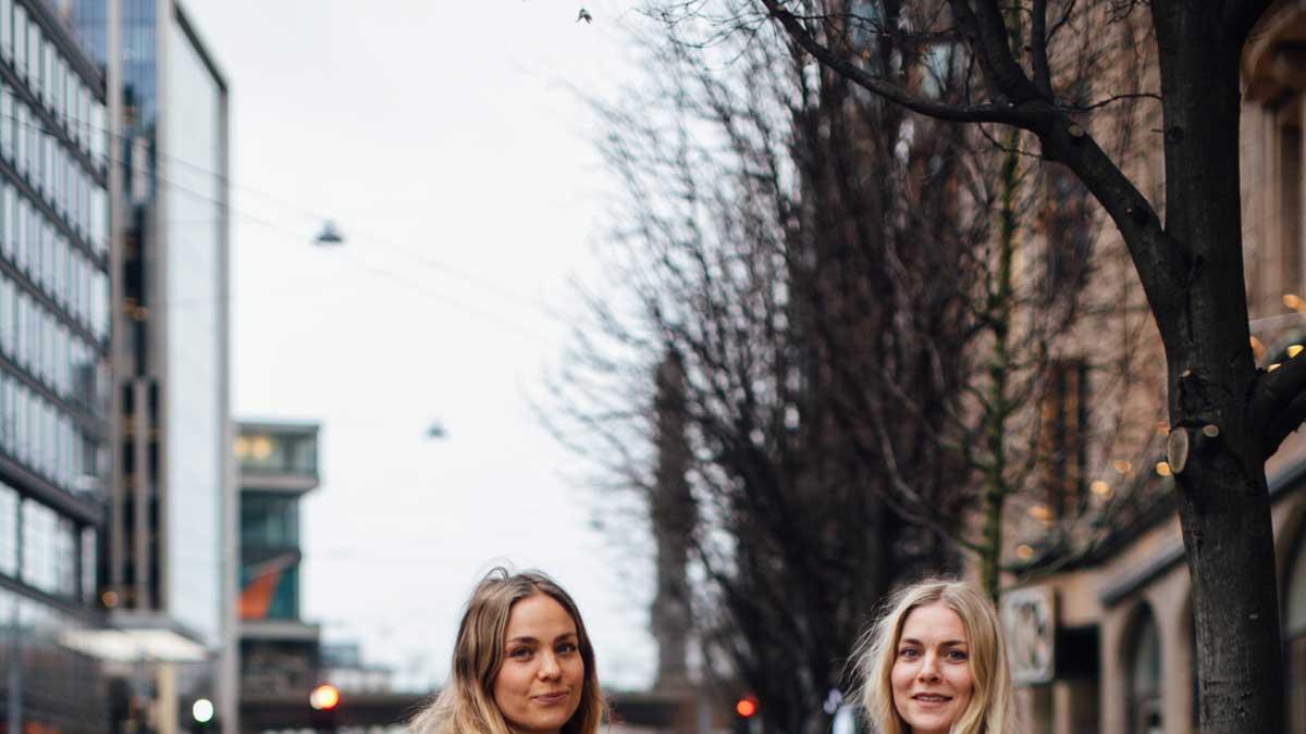 Looks de invierno con abrigos en tendencia vistos en el 'street style' de Estocolmo