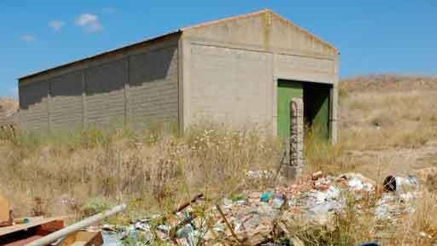 El vertido ilegal realizado en la Cantera en septiembre.