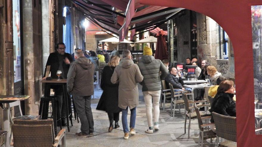 Quejas por ruidos y ocho positivos en alcohol en la primera noche con el ocio hasta las 5