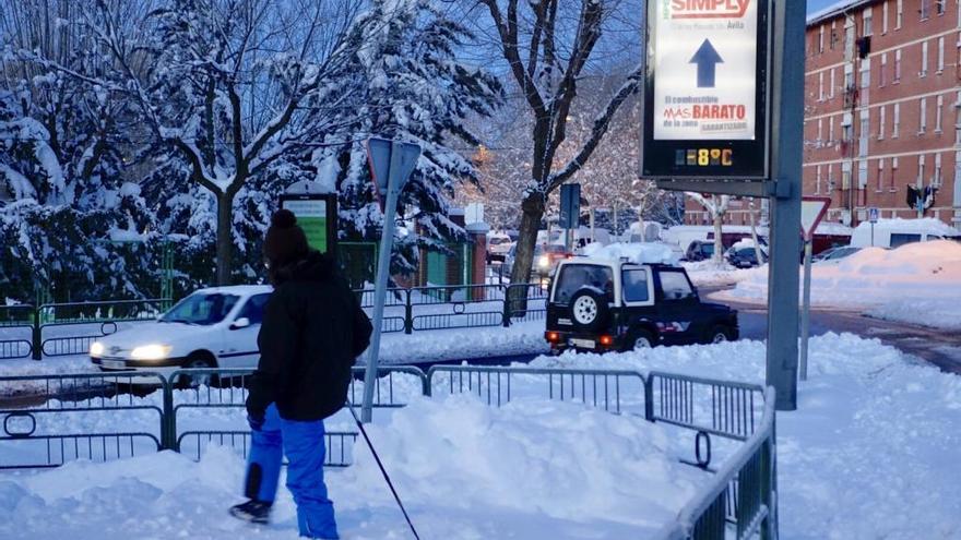 Nieve acumulada en la capital abulense