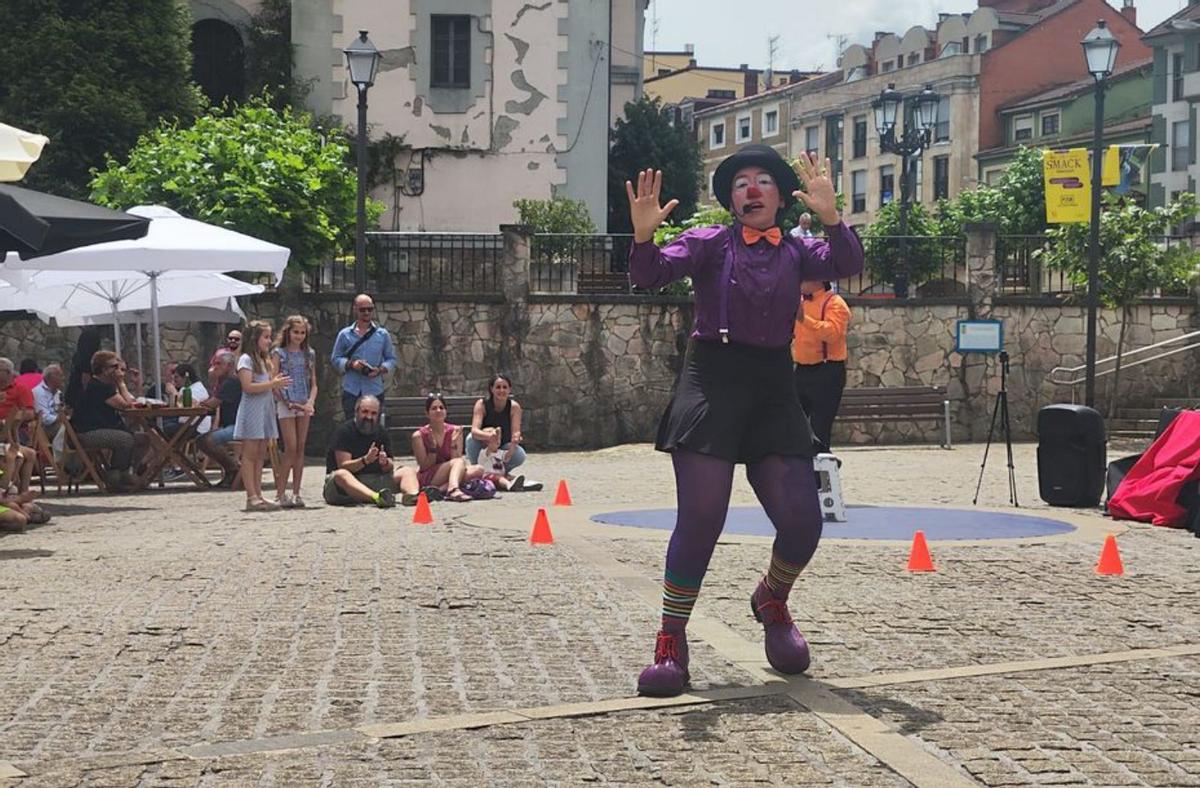 Teatro para niños en la plaza de Requejo.